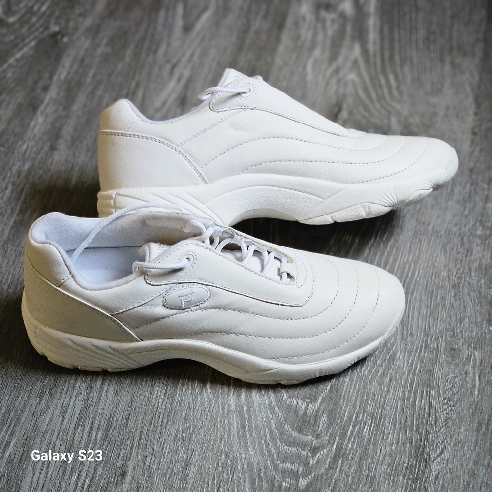 Propet wash & wear Walker  sneakers shoes In White Leatger Womens 8.5